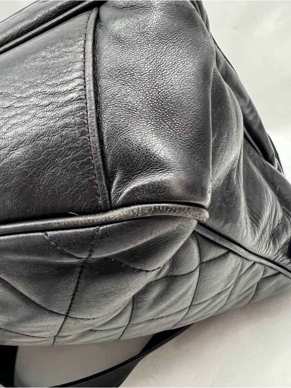 CHANEL Black Quilted Shoulder Bag with Gold CC Hardware - Picture 12 of 16